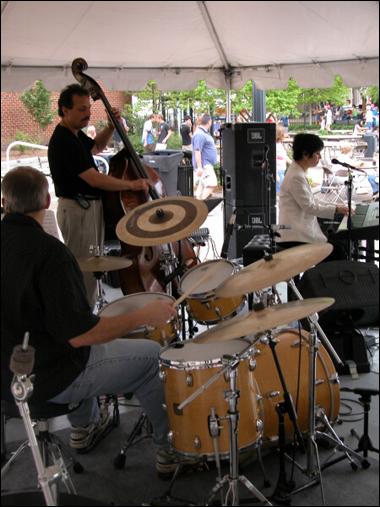3.jpg - Diane,Frank and drummer Chris Brown @ Franklin Jazz Festival